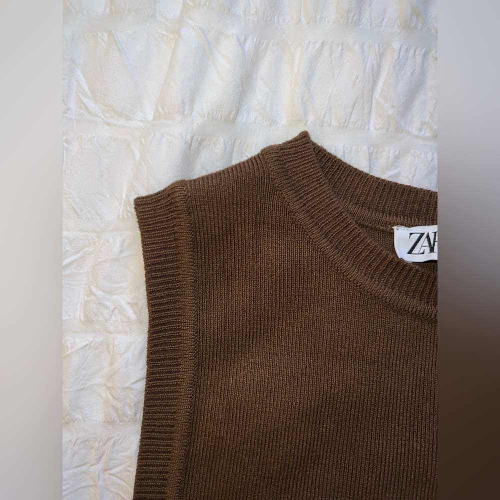 Tank - Picture 4 of 8